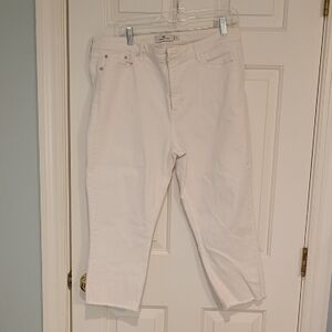 Vineyard Vines White Cropped Ankle Jeans